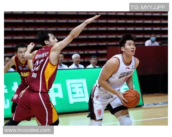 杭州篮球队灵活性变革引发热议推动篮球发展新趋势 杭州篮球队灵活性变革引发热议推动篮球发展新趋势